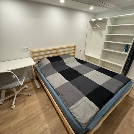Apartment Peaceful Den With Glimpse - First